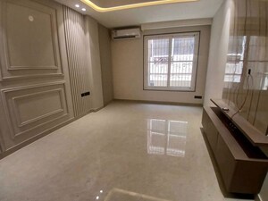 Room in 3 BHK Builder Floor at Sector 22 – for Rent