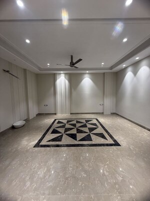 Hall in 3 BHK Builder Floor at Sector 22 – for Rent