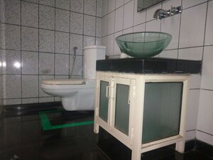 Bathroom in 3 BHK Builder Floor at Sector 21 – for Rent