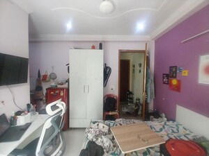 Bedroom in 4 BHK Builder Floor at Sector 21 – for Rent