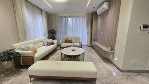 Bedroom in 4 BHK Builder Floor at Sector 21 – for Rent