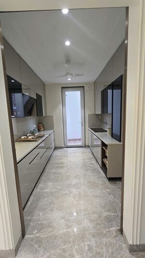 Building Lobby in 4 BHK Builder Floor at Sector 21 – for Rent