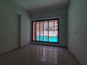 Room in 2.5 BHK Apartment at Siddharth Nagar CHS Goregaon, Goregaon West – for Rent