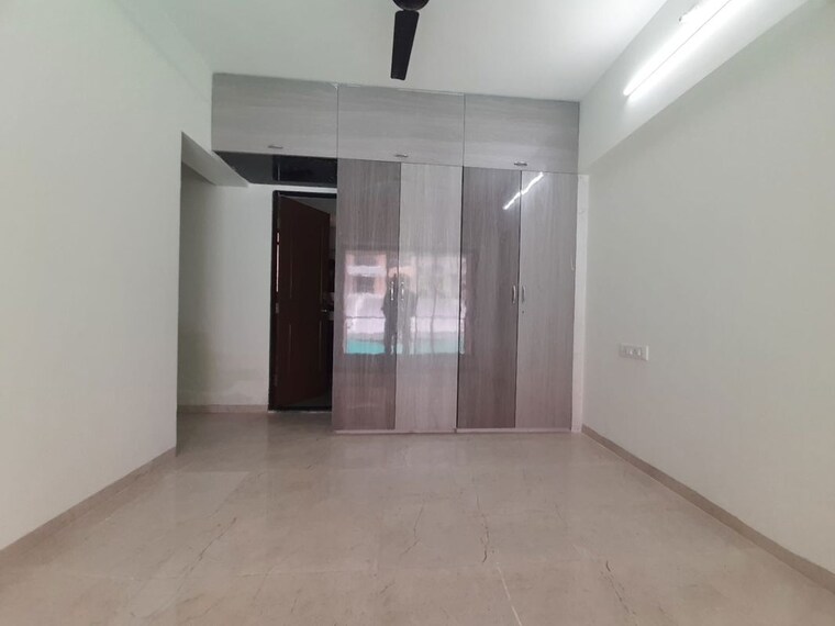 Room, siddharth-nagar-chs-goregaon 2.5 Bedroom 750 Sq.Ft. Apartment In Goregaon West Mumbai 10523707