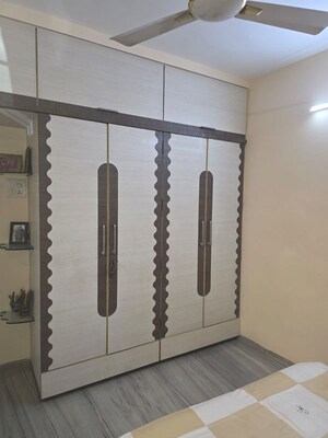 Room in 2 BHK Builder Floor at Juhu Darshan CHS, Andheri West – for Rent