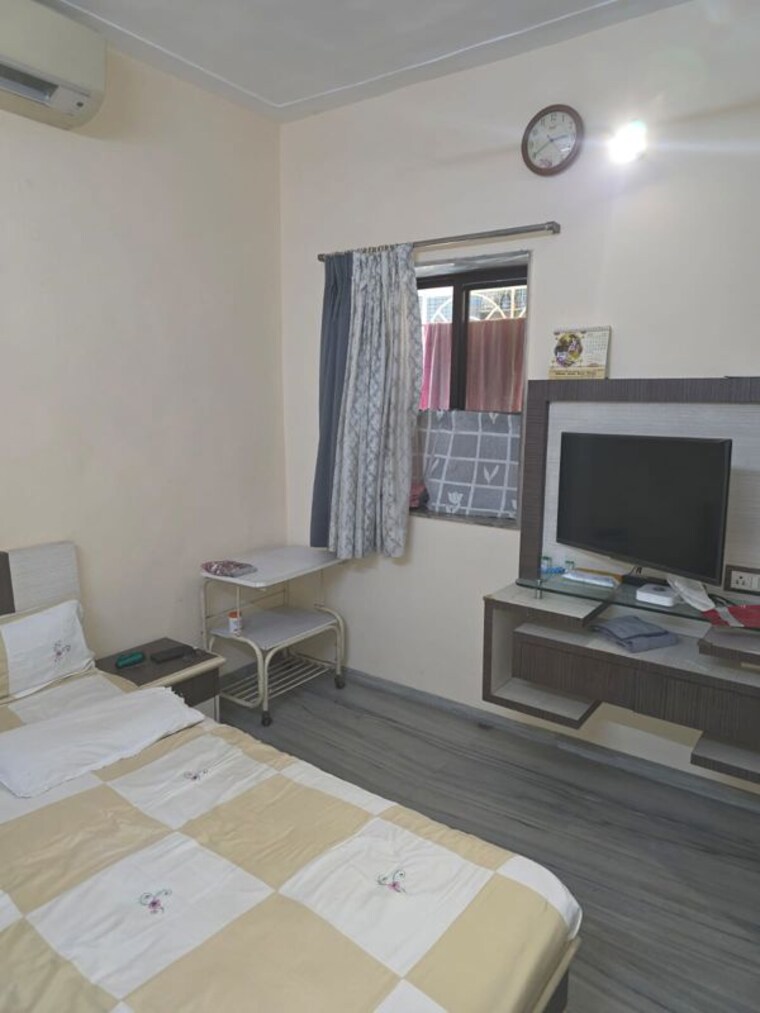 Living Room, juhu-darshan-chs 2 Bedroom 800 Sq.Ft. Builder Floor In Andheri West Mumbai 10523740