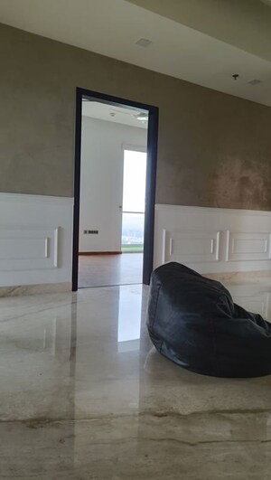 Room in 3 BHK Apartment at Mahindra Luminare, Sector 59 – for Rent