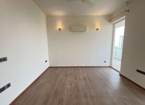 Room in 3 BHK Apartment at Mahindra Luminare, Sector 59 – for Rent
