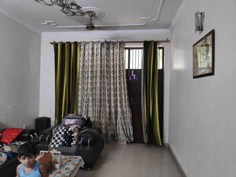 Living Room, sector 22 3 Bedroom 1500 Sq.Ft. Builder Floor In Sector 22 Gurgaon 10523772