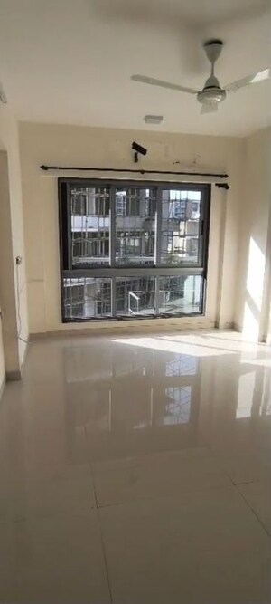 2 BHK Apartment For Rent in Vile Parle East