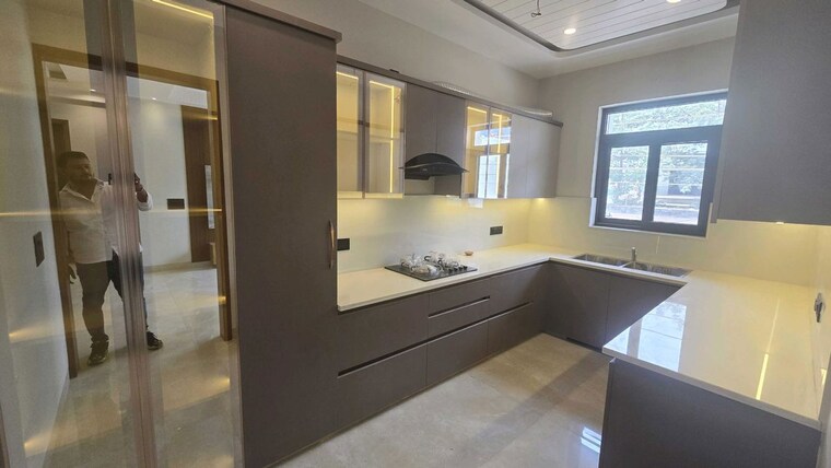 Kitchen, sector 22 3 Bedroom 1500 Sq.Ft. Builder Floor In Sector 22 Gurgaon 10523815