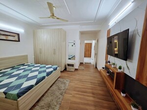 Bedroom in  Pg at Peru Baug – for Rent
