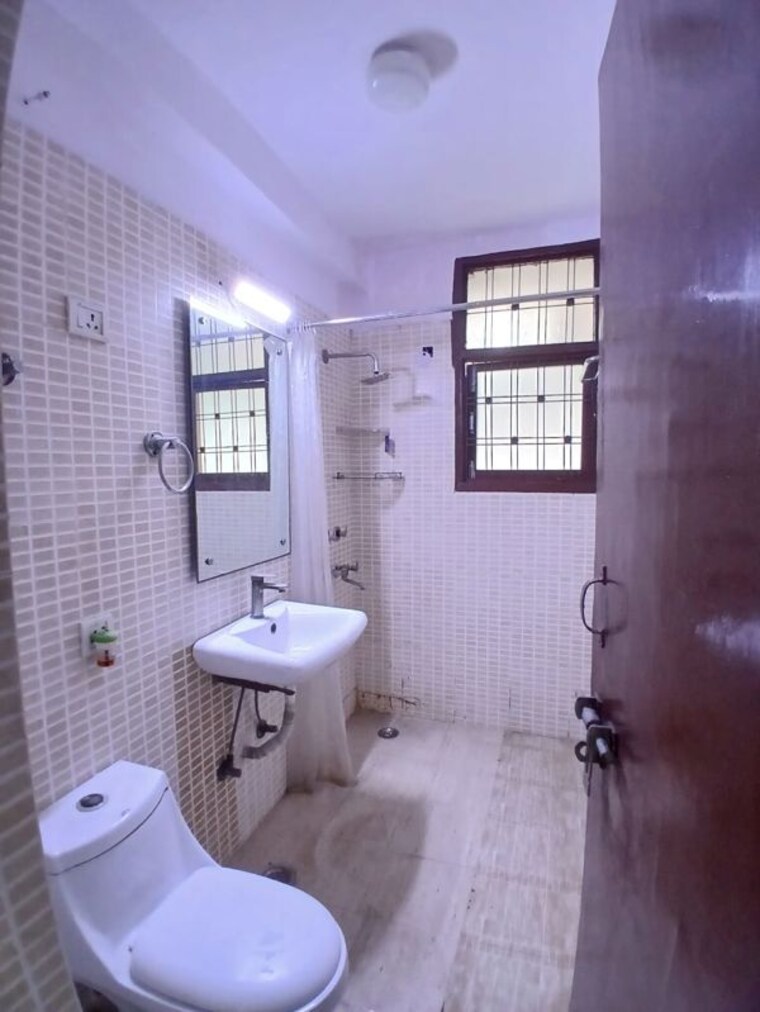 Bathroom, dwarka 3 Bedroom 1690 Sq.Ft. Apartment In Dwarka Delhi 10523811