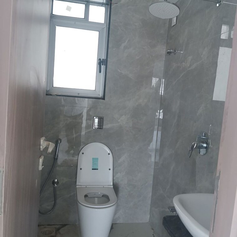 Bathroom, goregaon west 2 Bedroom 647 Sq.Ft. Apartment In Goregaon West Mumbai 10523754