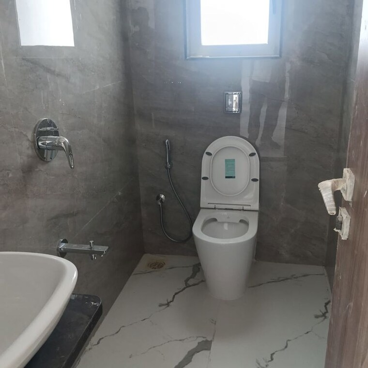 Bathroom, goregaon west 2 Bedroom 647 Sq.Ft. Apartment In Goregaon West Mumbai 10523754