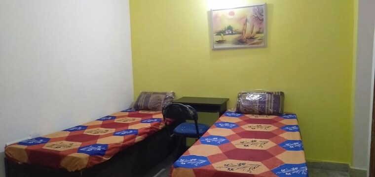 Bedroom, sector 62 Pg For Boys & Girls In Sector 62 10523832