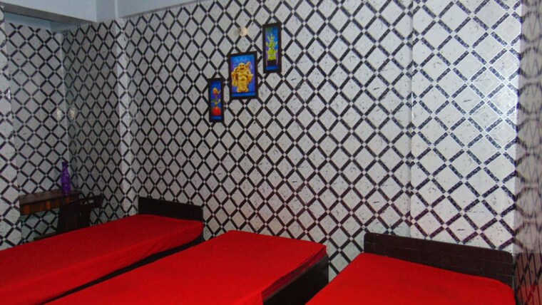 Room, sector 62 Pg For Boys & Girls In Sector 62 10523832