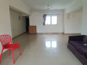 Room in 3 BHK Apartment at Crystal Isle Apartment, Goregaon East – for Sale