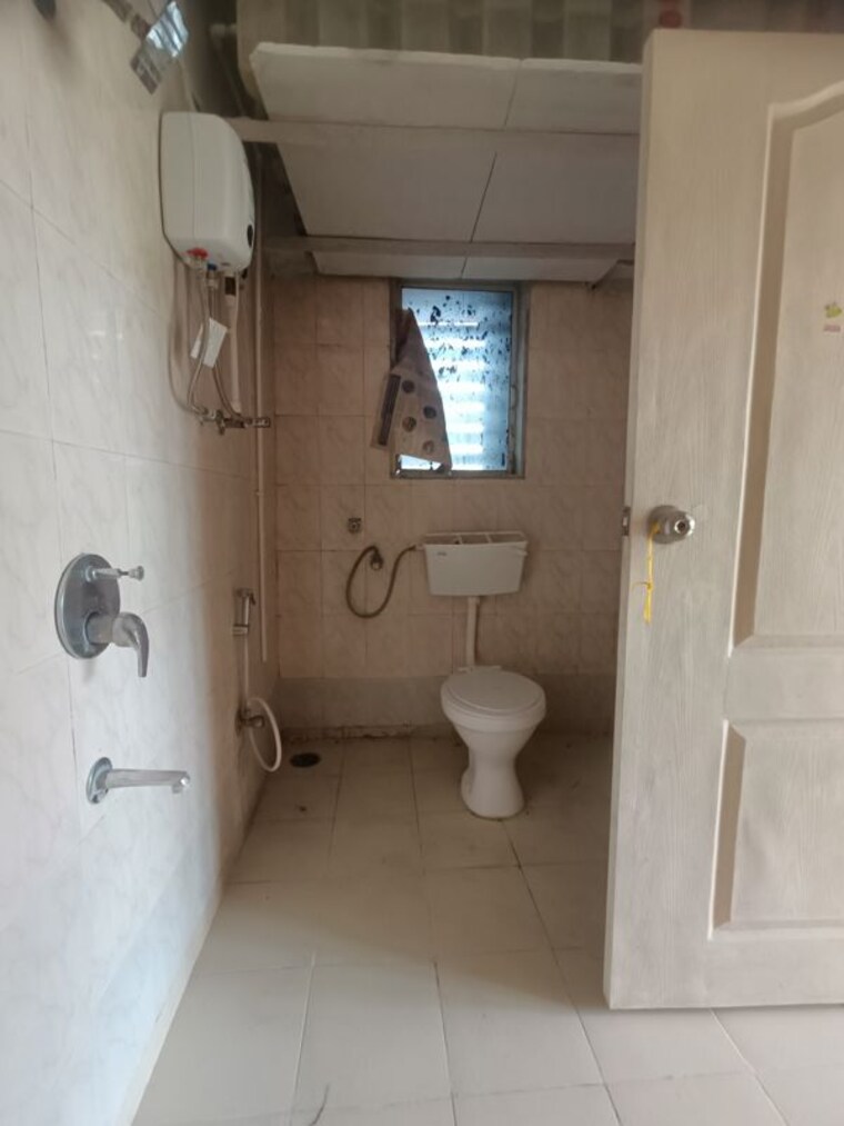 Bathroom, crystal-isle-apartment 3 Bedroom 1662 Sq.Ft. Apartment In Goregaon East Mumbai 10523816