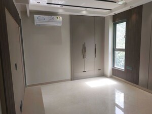 Room in 4 BHK Builder Floor at Sector 21 – for Rent