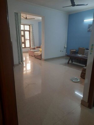 Room in 3 BHK Builder Floor at Sector 22 – for Rent