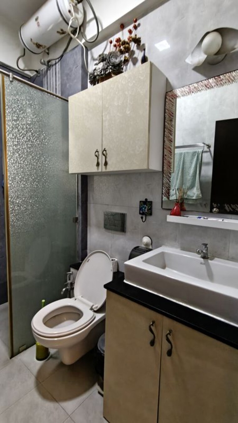 Bathroom, vtp-urban-space 4 Bedroom 2987 Sq.Ft. Apartment In Nibm Road Pune 10523742