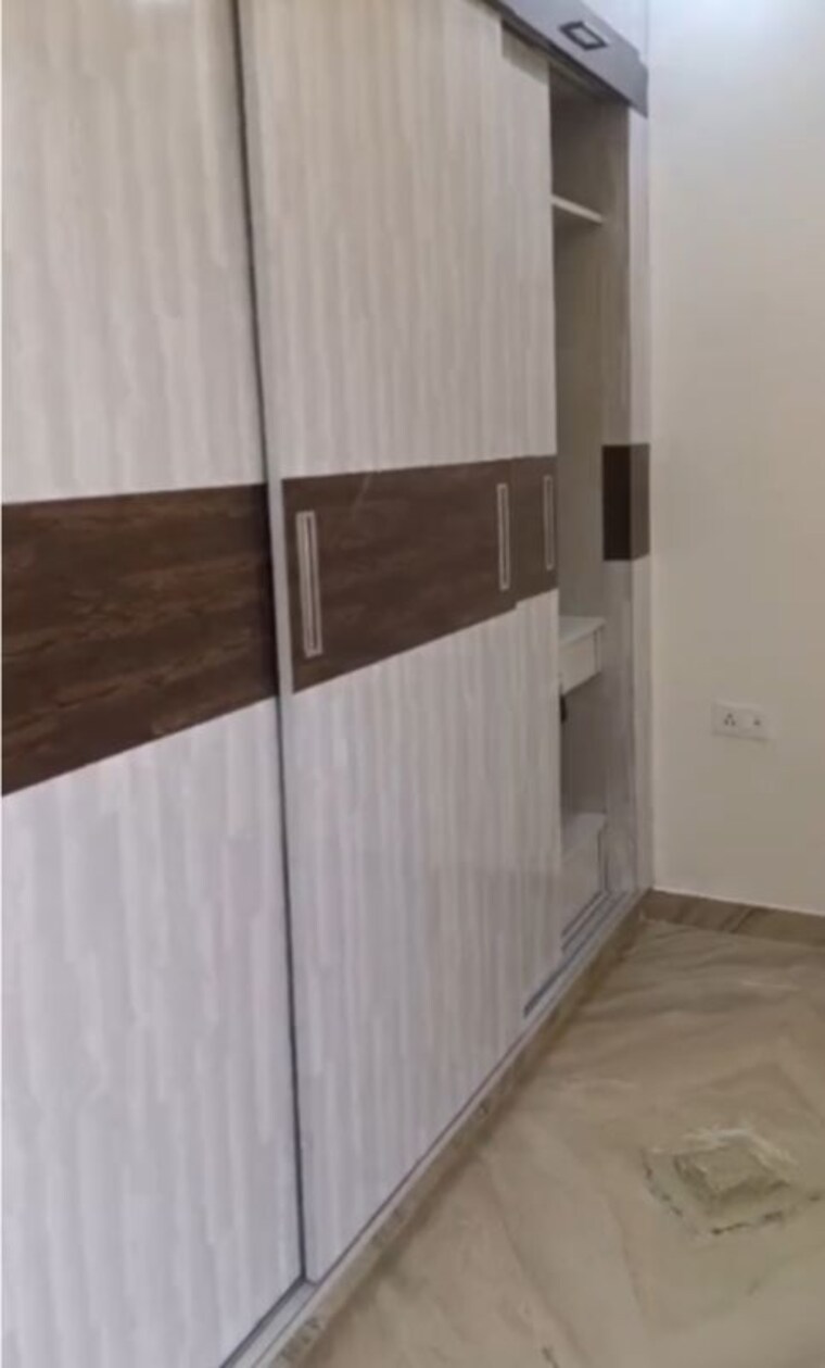 Bathroom, lajpat nagar 4 2 Bedroom 1000 Sq.Ft. Builder Floor In Lajpat Nagar 4 Delhi 10523867