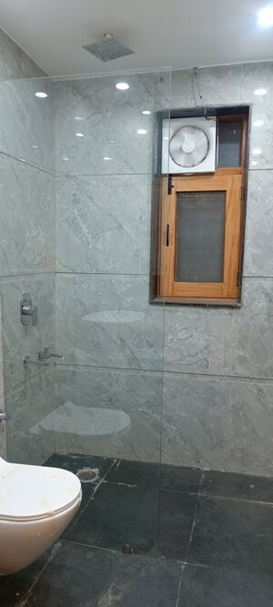 Room in 3 BHK Builder Floor at Palam Vihar Residents Association, Palam Vihar – for Rent