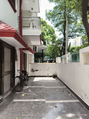Balcony in 3 BHK Independent House at RWA Apartments Sector 41, Sector 41 – for Rent