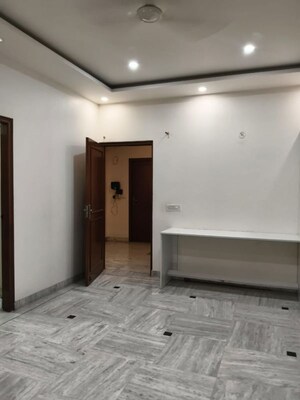 Room in 3 BHK Independent House at RWA Apartments Sector 41, Sector 41 – for Rent
