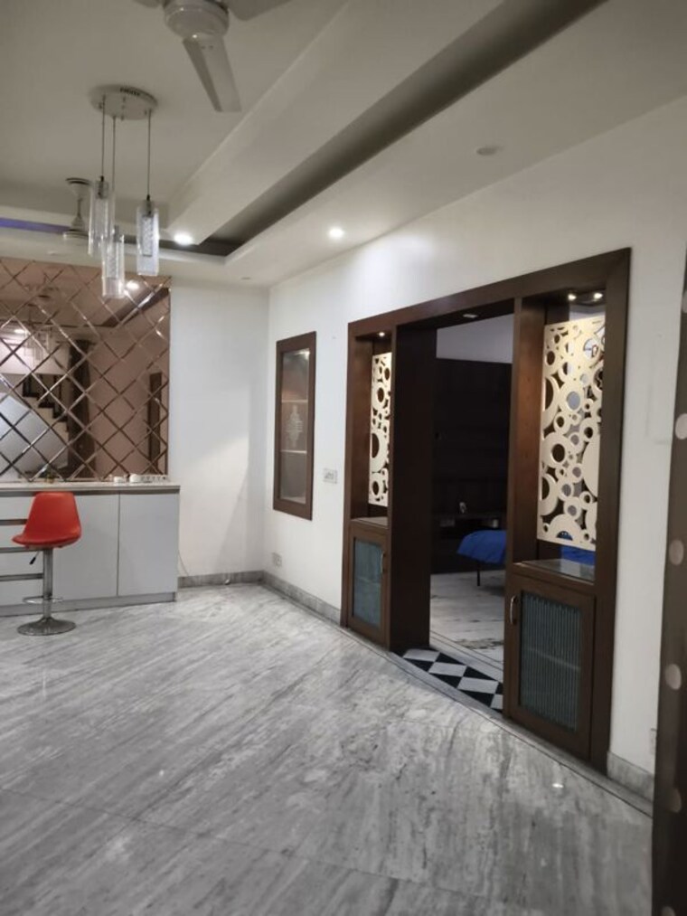 Room, rwa-apartments-sector-41 3 Bedroom 250 Sq.Mt. Independent House In Sector 41 Noida 10523905