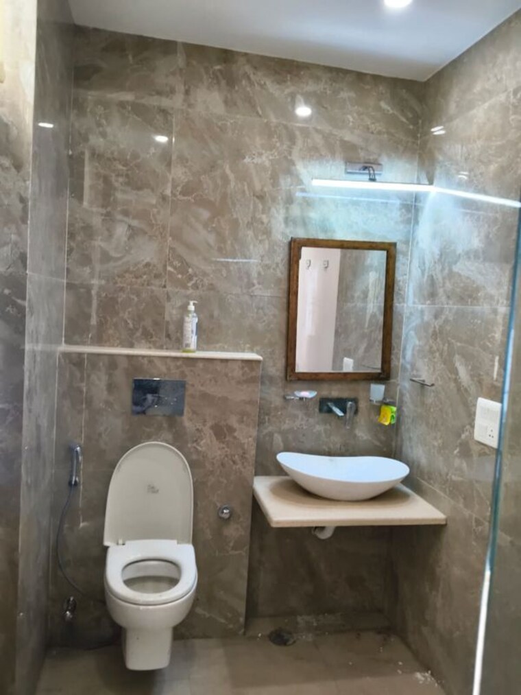 Bathroom, rwa-apartments-sector-41 3 Bedroom 250 Sq.Mt. Independent House In Sector 41 Noida 10523905