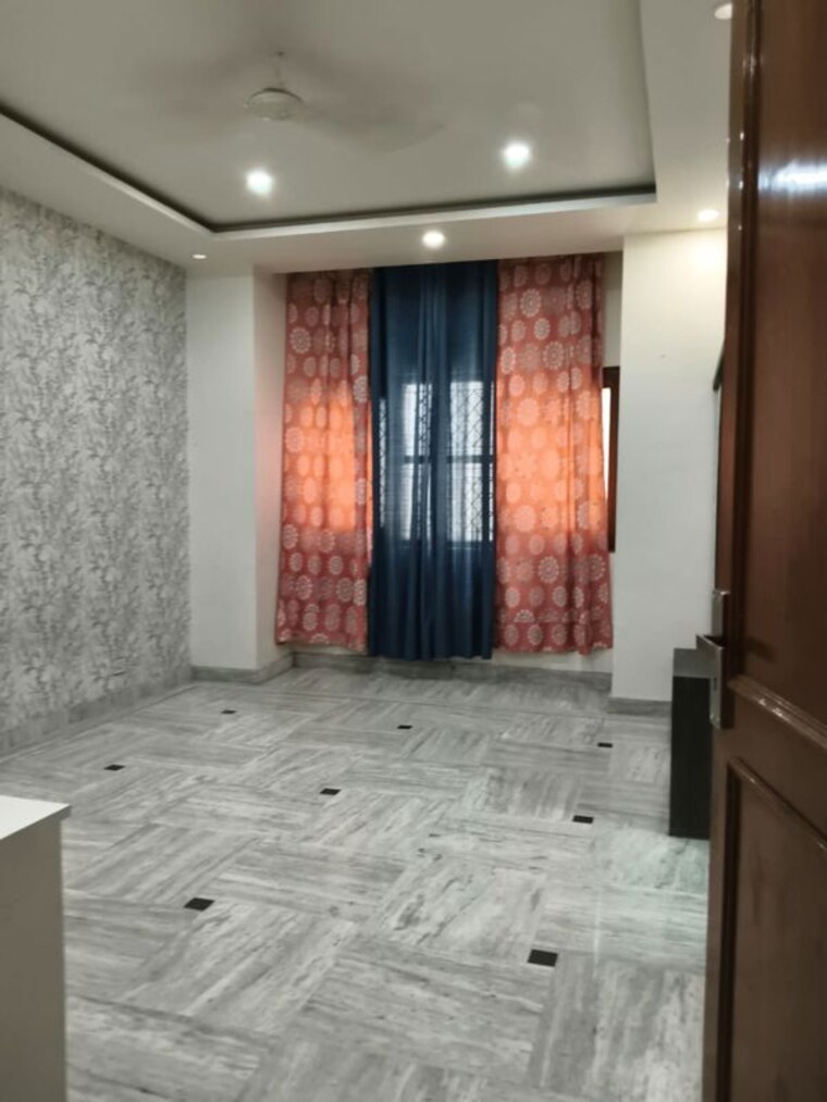 Bedroom, rwa-apartments-sector-41 3 Bedroom 250 Sq.Mt. Independent House In Sector 41 Noida 10523905