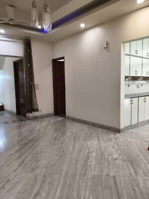 Room in 3 BHK Independent House at RWA Apartments Sector 41, Sector 41 – for Rent