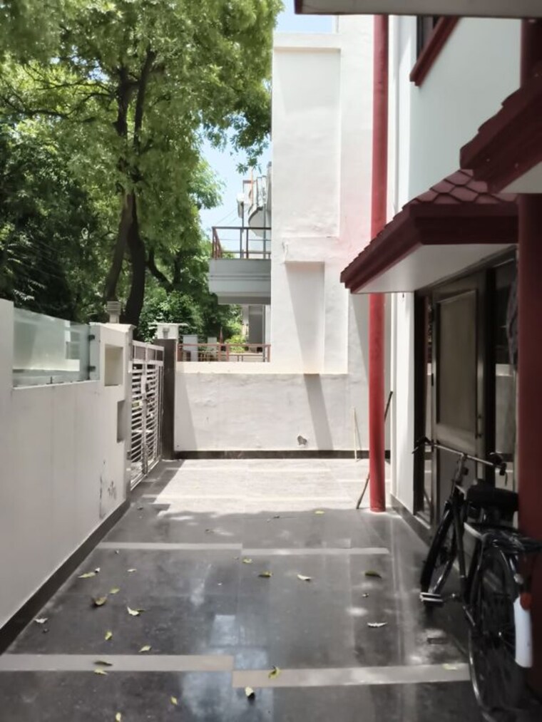 undefined, rwa-apartments-sector-41 3 Bedroom 250 Sq.Mt. Independent House In Sector 41 Noida 10523905