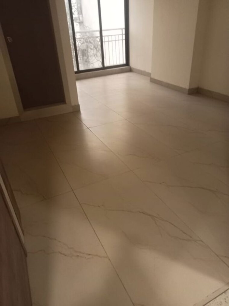 Room, sumitra-arcade Commercial Office Space 5200 Sq.Ft. In Thane West Thane 10523928
