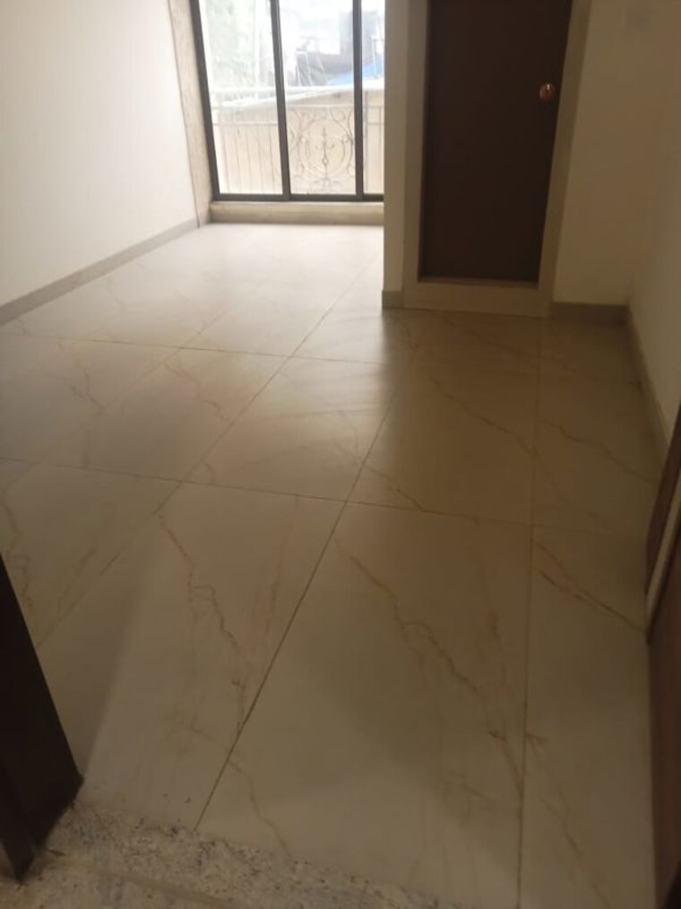 Room, sumitra-arcade Commercial Office Space 5200 Sq.Ft. In Thane West Thane 10523928