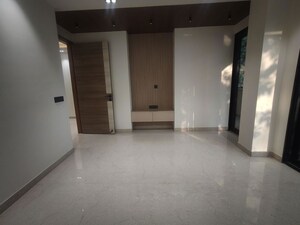 Room in 4 BHK Builder Floor at Sector 21 – for Rent