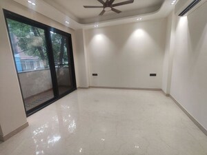Room in 4 BHK Builder Floor at Sector 21 – for Rent