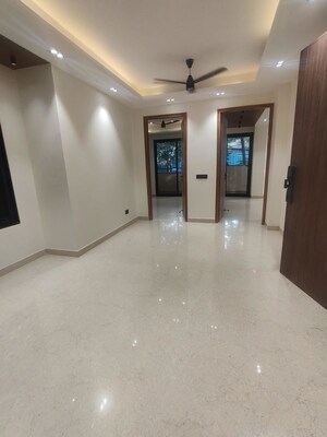 Room in 4 BHK Builder Floor at Sector 21 – for Rent