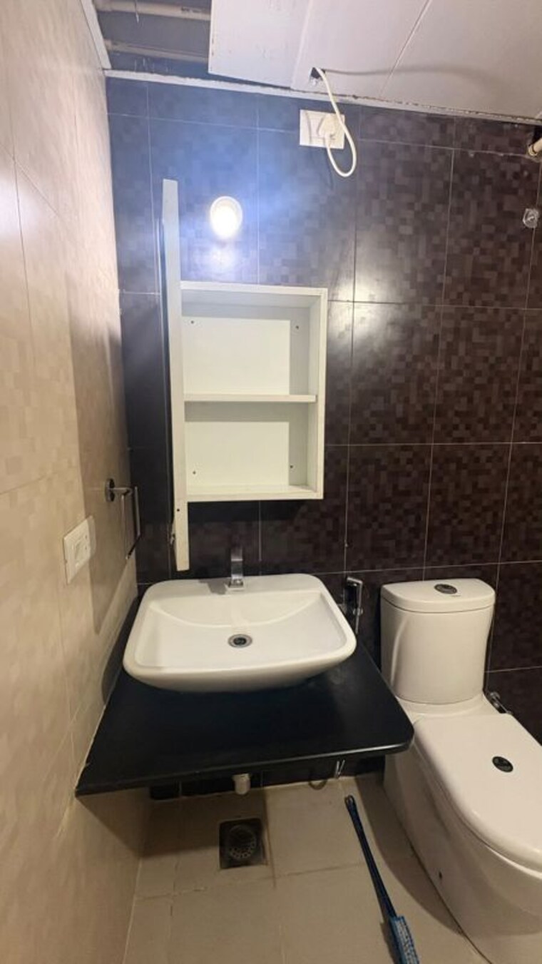 Bathroom, shriram-luxor 3 Bedroom 1550 Sq.Ft. Apartment In Hennur Road Bangalore 10523949