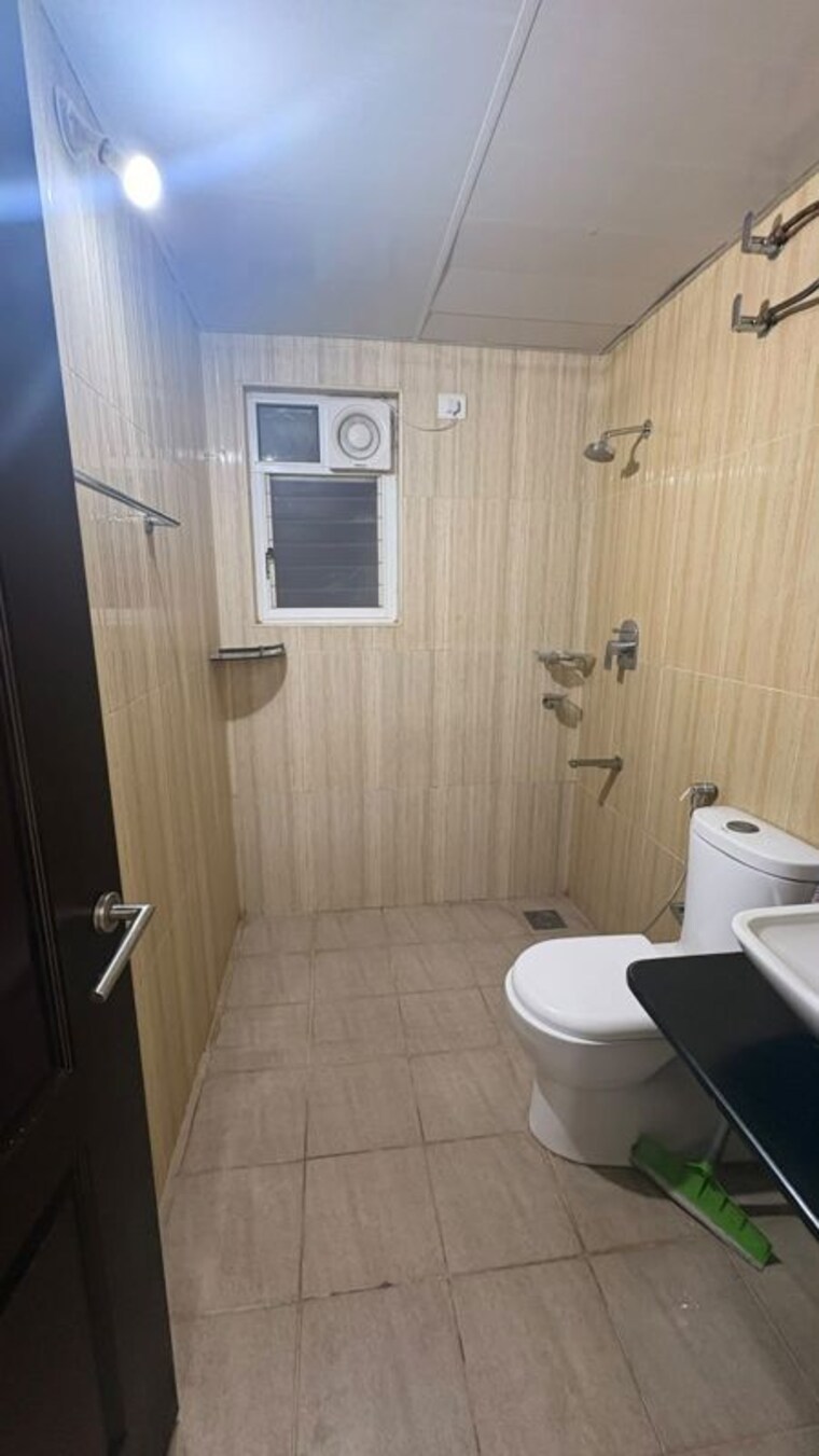 Bathroom, shriram-luxor 3 Bedroom 1550 Sq.Ft. Apartment In Hennur Road Bangalore 10523949
