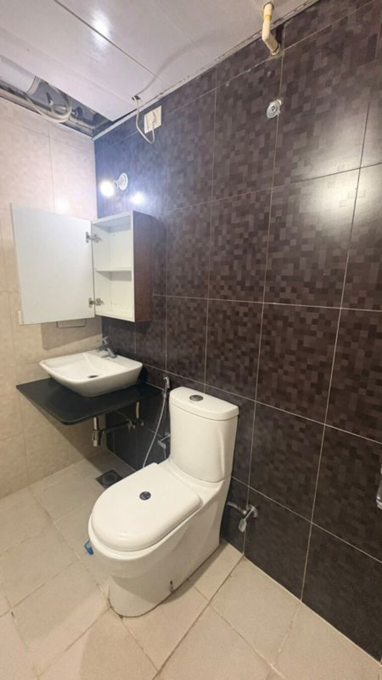 Bathroom, shriram-luxor 3 Bedroom 1550 Sq.Ft. Apartment In Hennur Road Bangalore 10523949