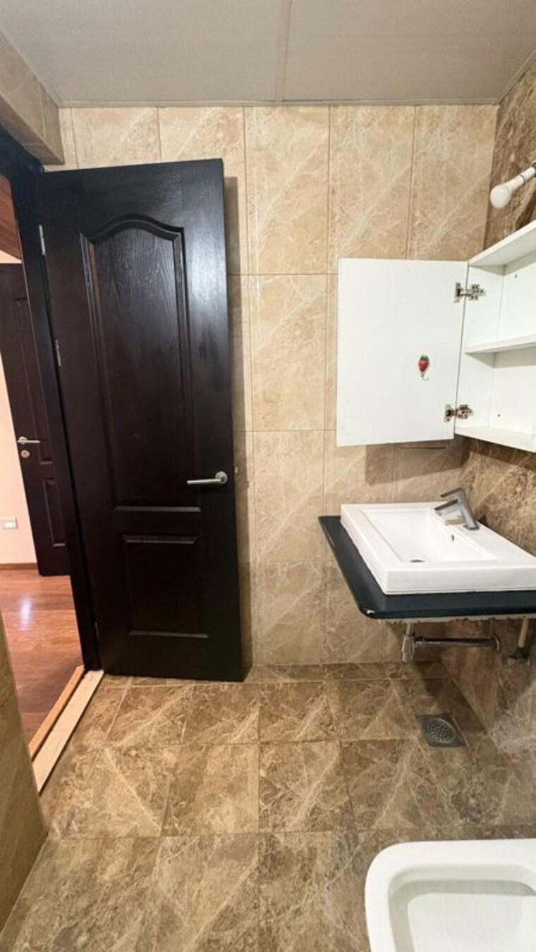 Bathroom, shriram-luxor 3 Bedroom 1550 Sq.Ft. Apartment In Hennur Road Bangalore 10523949