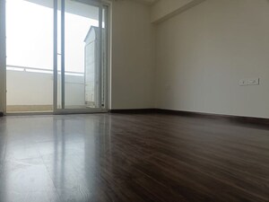 Room in 4 BHK Apartment at Emaar Palm Terraces Select, Sector 66 – for Rent