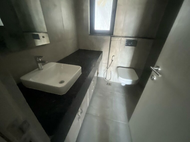 Bathroom, signature-global-city-63a 3 Bedroom 1500 Sq.Ft. Apartment In Sector 63a Gurgaon 10523964