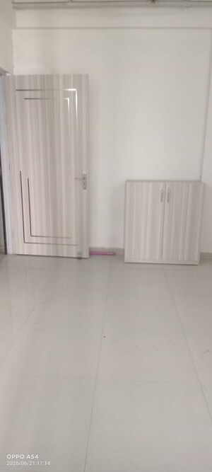 Room in 2 BHK Apartment at Mahagun Mywoods, Sector 16c Greater Noida – for Rent