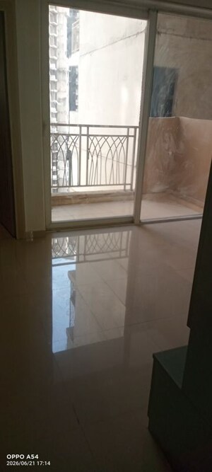 Room in 2 BHK Apartment at Mahagun Mywoods, Sector 16c Greater Noida – for Rent