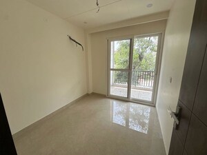 Room in 4 BHK Builder Floor at Sector 22 – for Rent