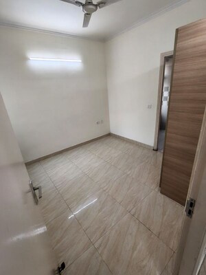 2 BHK Apartment For Rent in Ajnara Le Garden, Sector 16b Greater Noida